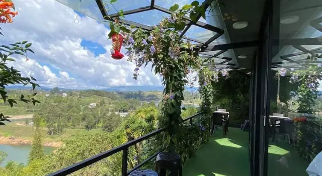 Номер Premium Rocksglamping