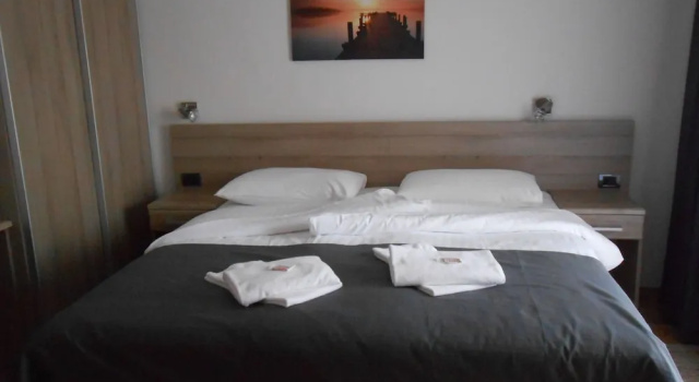 Люкс с 2 комнатами с балконом Bed & Breakfast Vila Kristina