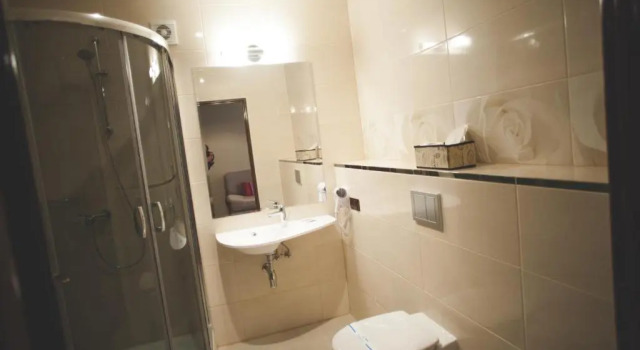 Полулюкс V&P HOTEL & Restaurant
