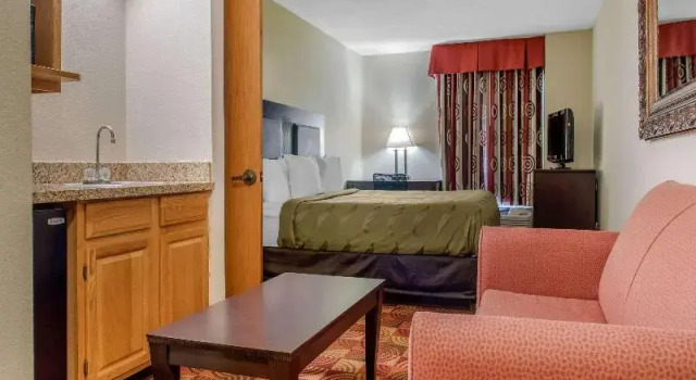 Люкс Quality Inn Bloomington Near University