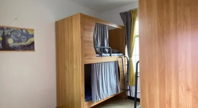 Кровать в общем номере (женский номер) Mango Youth Hostel