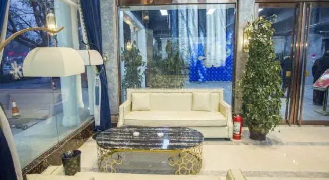Yijiangnan Huaerni Hotel, Rezervovat Hotel Puyang Henan
