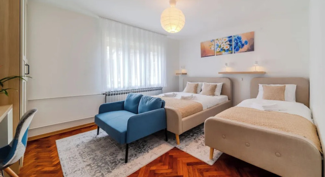 Family Friendly Apartment With Parking