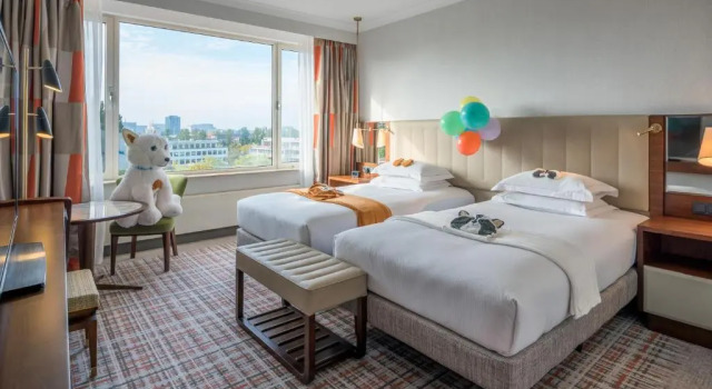 Номер Family Connecting Hilton Amsterdam