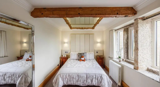 Полулюкс The Saddleworth Hotel