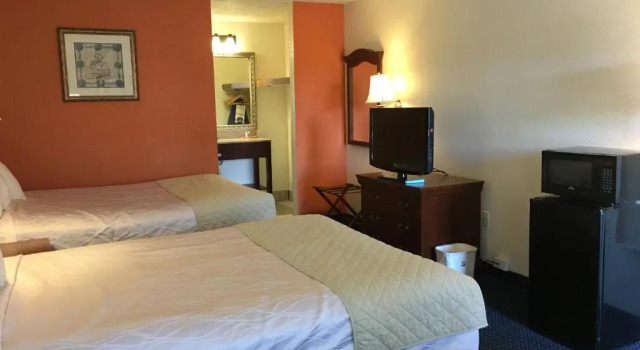 Четырёхместный номер Standard Baymont by Wyndham Rocky Mount I-95