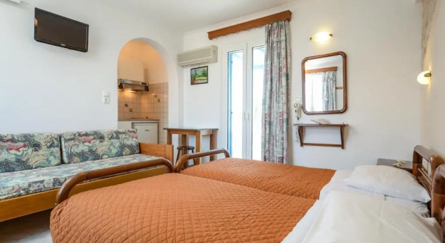 Студия Polemis Studios & Apartments
