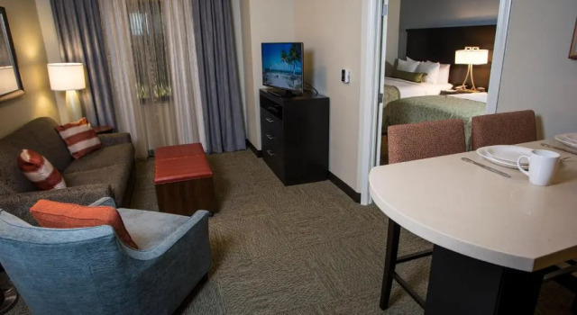 Люкс с 2 комнатами Staybridge Suites - Lexington S Medical Ctr Area by IHG