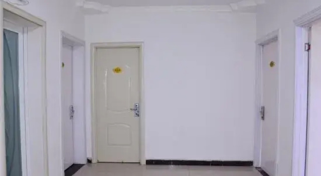 Dongcheng Home Express Hotel (Suzhou East Railway Station), Rezerwuj Hotel Hotele w Suzhou z parkingiem, Parking