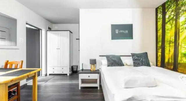 ORW Julia, Boek Hotel Samociążek Kujavië-Pommeren