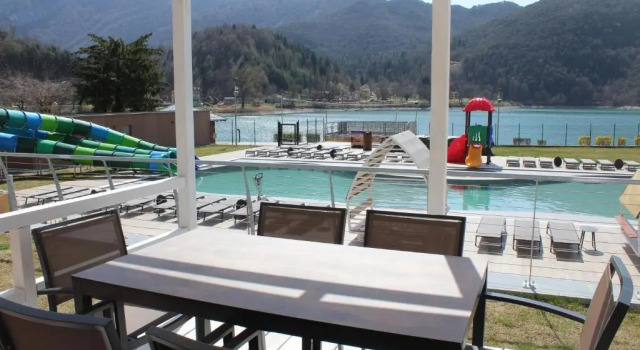 Семейный номер Standard с видом на озеро Family Wellness Camping al Sole