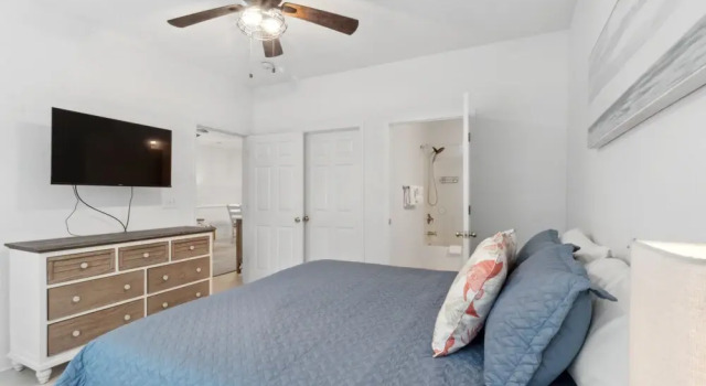 Arbor Trace #312 2 Bedroom Condo by Redawning, North Myrtle Beach, Забронировать Отель Норт-Миртл-Бич 