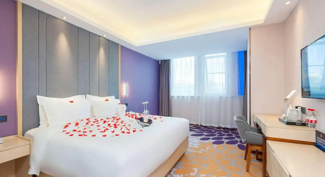 Lavande Hotel (Beijing Huairou Yanqi Science City), Book Hotel Hoteller i Beijing Province med parkering, Parkering