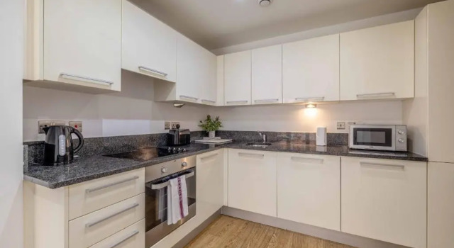 Апартаменты 2 Bed at Slough Station & Parking - London in 20 Mins
