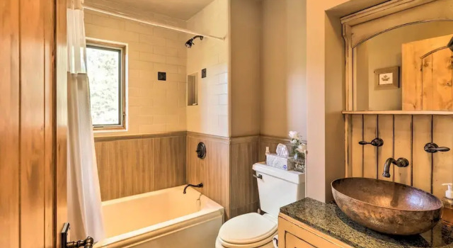 Коттедж Incline Village Home w/ Hot Tub + Lake Views!