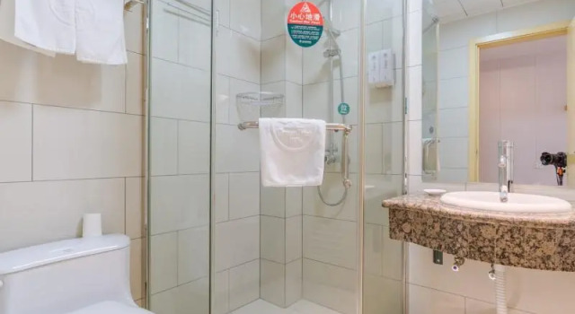 Двухместный номер Standard GreenTree Inn Hefei High Speed Rail Station Baohe District Government Business Hotel
