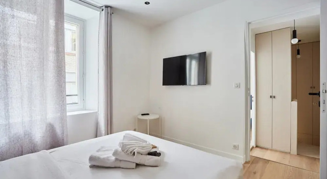 Charming Duplex - Louvre Museum, Забронировать Апартаменты/квартира Париж Иль-де-Франс, рядом с Лувр — Риволи
