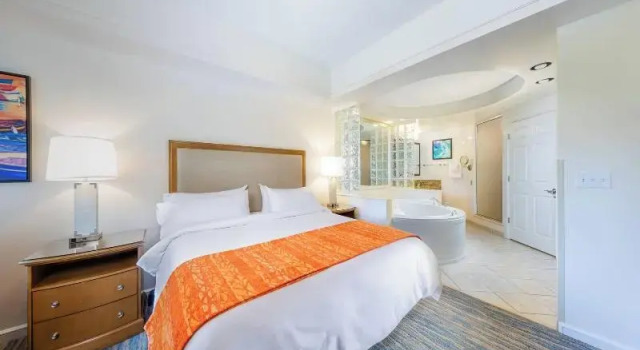 Четырёхместная вилла с балконом Marriotts Cypress Harbour Villas
