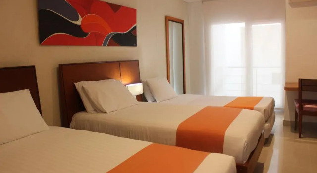 Трёхместный номер Standard Hotel Atrium Plaza