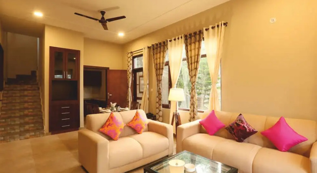 Люкс с красивым видом из окна The Allure Villa Resort