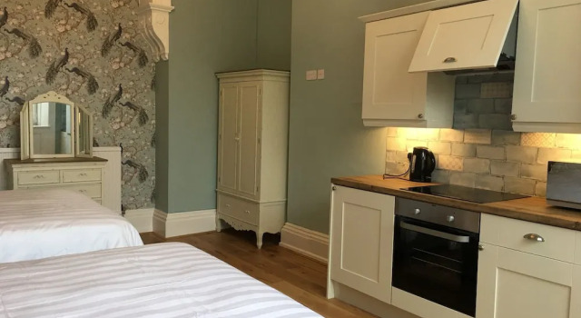 Beautifully Spacious Studio in York for 2-4 guests