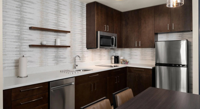 Четырёхместный люкс c 1 комнатой Residence Inn by Marriott East Peoria