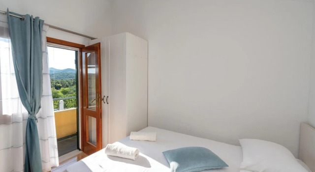 Awesome Home in Cara With Outdoor Swimming Pool, Wifi and 3 Bedrooms
