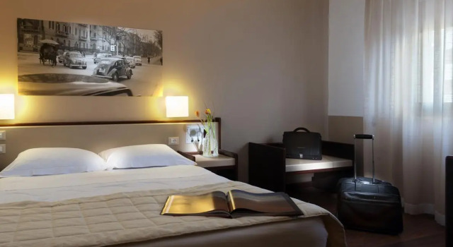 Четырёхместный номер Standard Astoria Palace Hotel