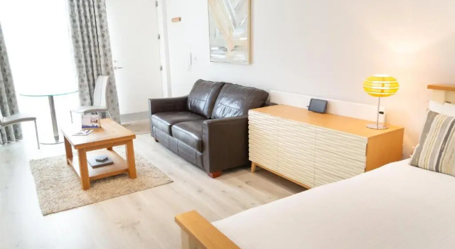 Студия Citystay Living - Midsummer Mews