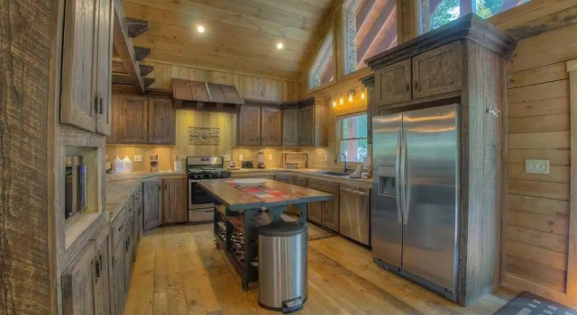 Wine Down by Escape to Blue Ridge, Book Feriehus Necowa Cove USA