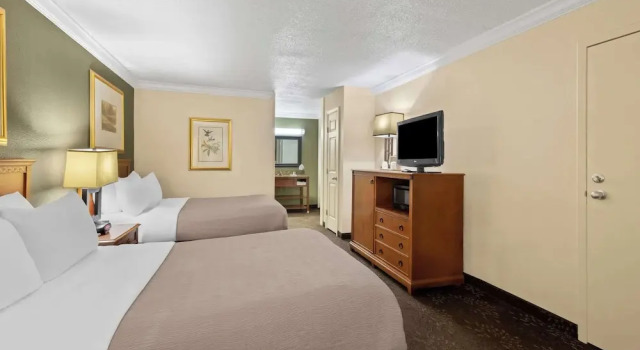 Четырёхместный номер Standard Quality Inn Morgan City