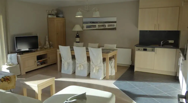 Apartment in Nieuwpoort With sea Views, Rezerwuj Apartament Hotele w Bruksela z parkingiem, Parking