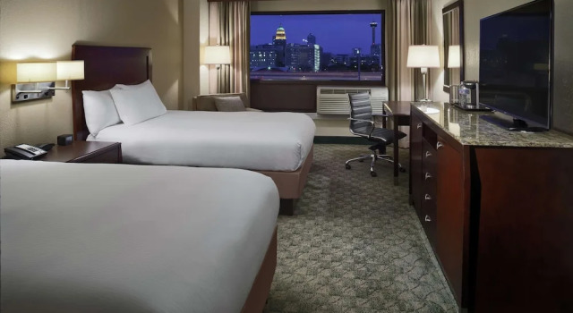 Номер Mobility Accessible with Bathtub DoubleTree by Hilton San Antonio Downtown