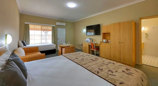 Номер Superior Country Gardens Motor Inn