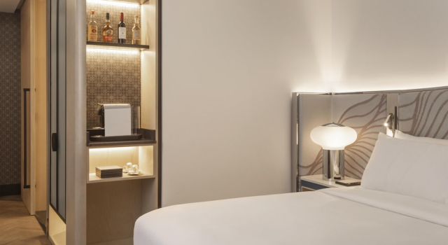 Двухместный номер Accessible с балконом The Monarch San Antonio, Curio Collection By Hilton