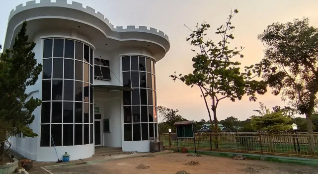 OYO 93775 Nilam Guest HouseNearYani Heahlerr, Prenota Affittacamere Hotel a Kalimantan con parcheggio, Parcheggio