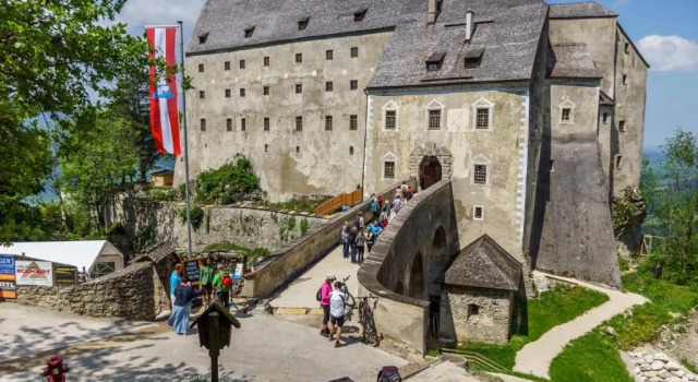 Burg Altpernstein, Book Hotel Hotels in Upper Austria with Parking, Parking