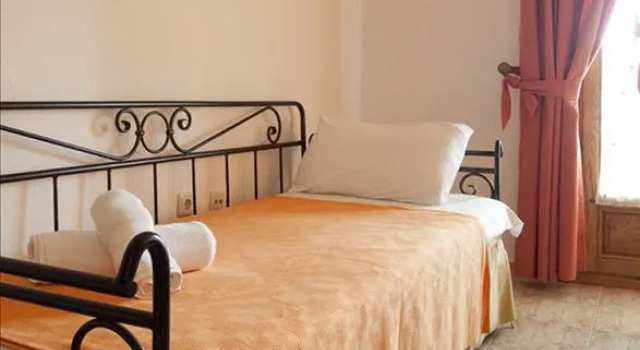 Ismini, Book Hotel  