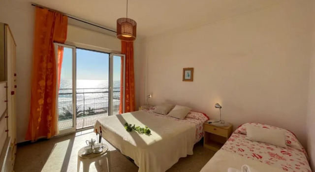 [Rivamare] 3 Locali di fronte al Mare