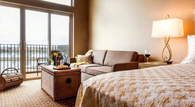 Номер Premium The Lodge at Columbia Point
