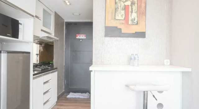 Студия Minimalist And Cozy Studio At Ambassade Kuningan Apartment