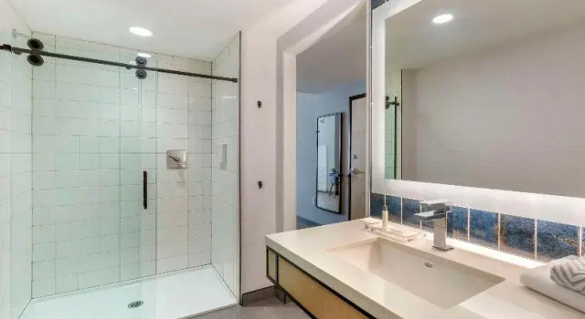 Люкс Cambria Hotel Spokane Airport