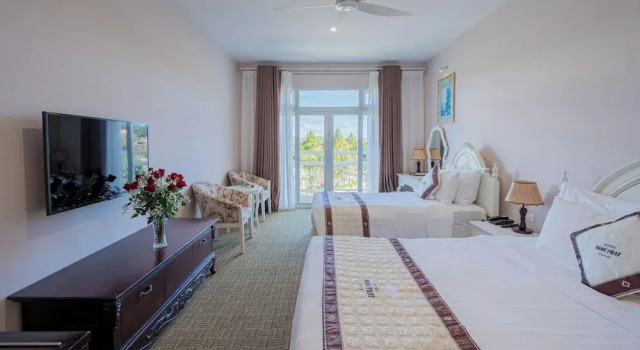 Трёхместный номер Superior с балконом Ngoc Phat Dalat Hotel