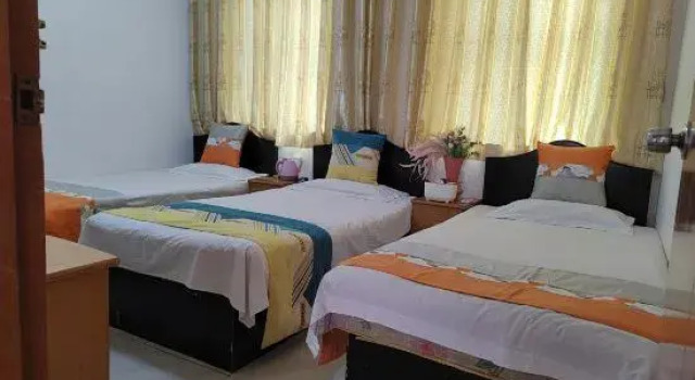 Трёхместный номер Standard Luojiang Rainbow Hotel