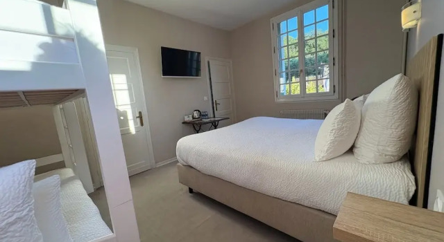 Четырёхместный номер Comfort Domaine des Châteaux