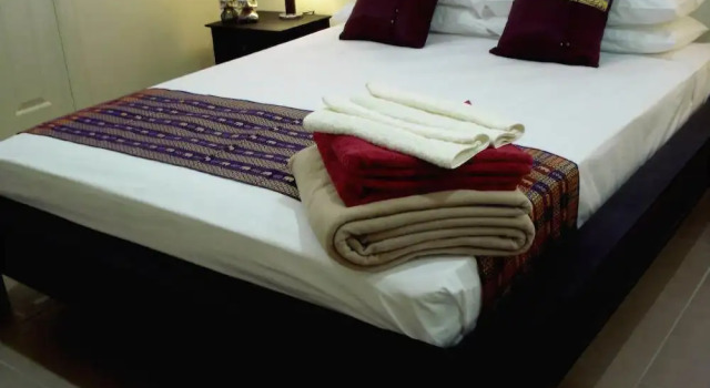 Belle Escapes - Latania Villa Palm Cove, Book Villa Palm Cove Cairns Beaches