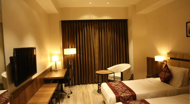 Nrich Skyotel, Prenota Hotel Kabilpore Gujarat