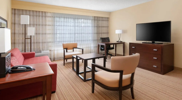 Одноместный люкс c 1 комнатой Courtyard by Marriott Dallas Plano in Legacy Park