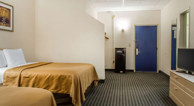 Четырёхместный номер Standard Rodeway Inn State College - near University