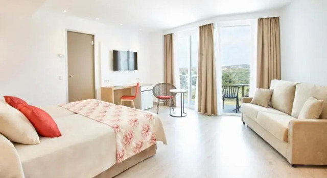 Camera doppia Standard con balcone e con vista mare Universal Hotel Perla